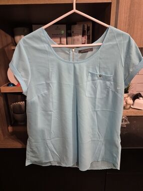 Suzy Shier Light Blue Short Sleeve Blouse with Zip Back